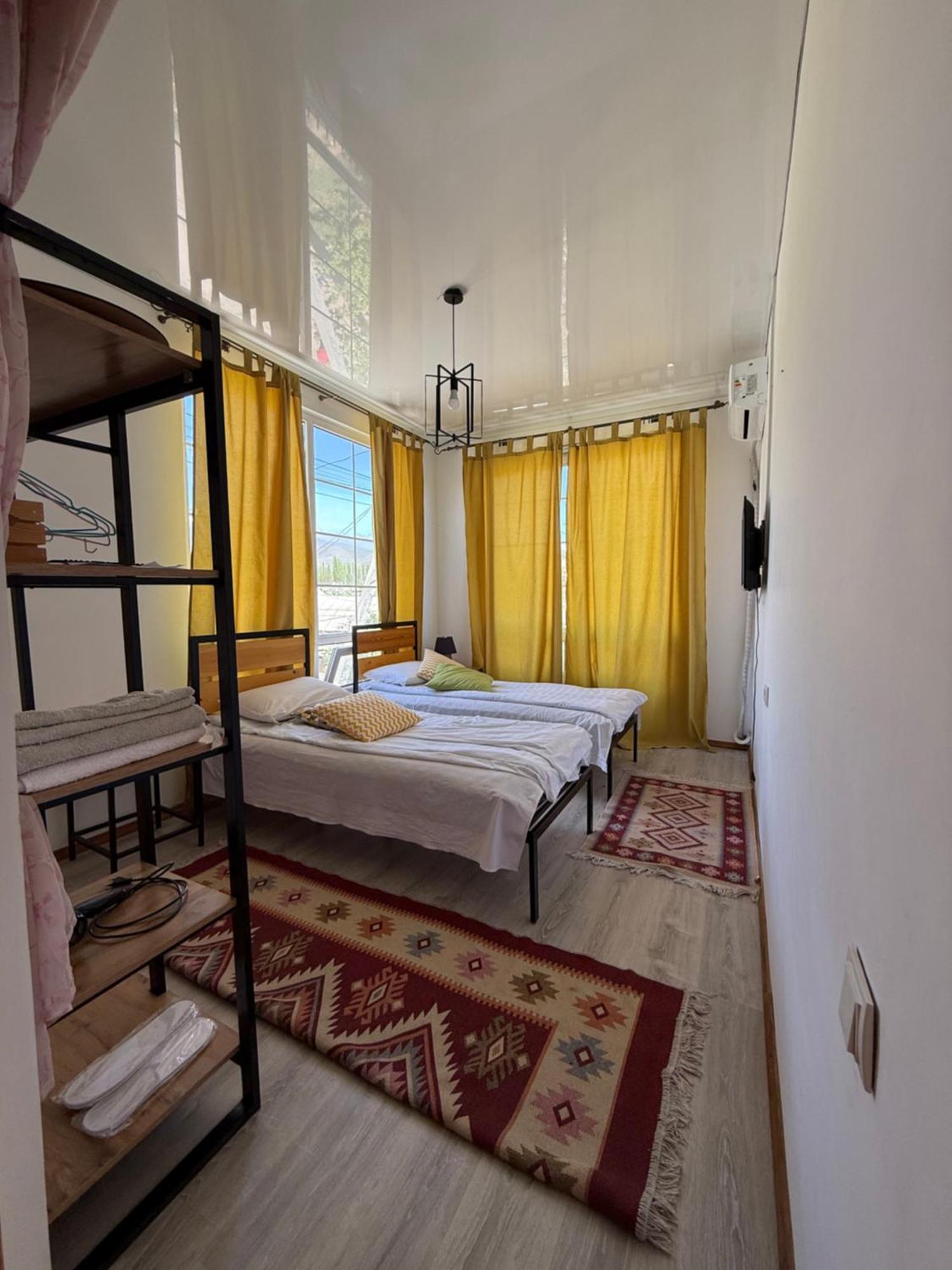 Family Guest House Cholpon-Ata Bagian luar foto